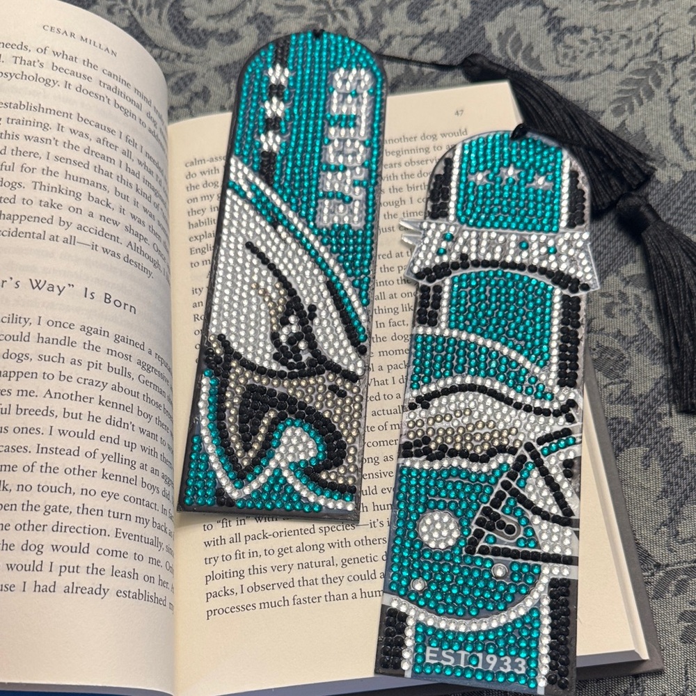 📖 Handcrafted Philadelphia Eagles Diamond Art Bookmarks – Set of 2 - Picture 4 of 4